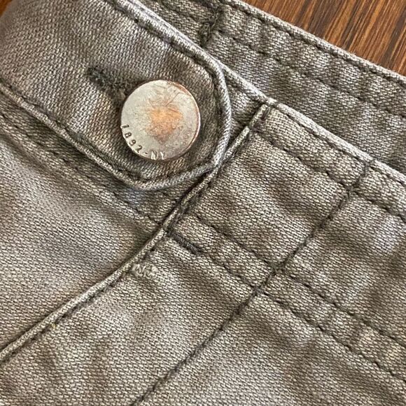 Abercrombie & Fitch size 25 army green shorts midrise - Picture 7 of 7